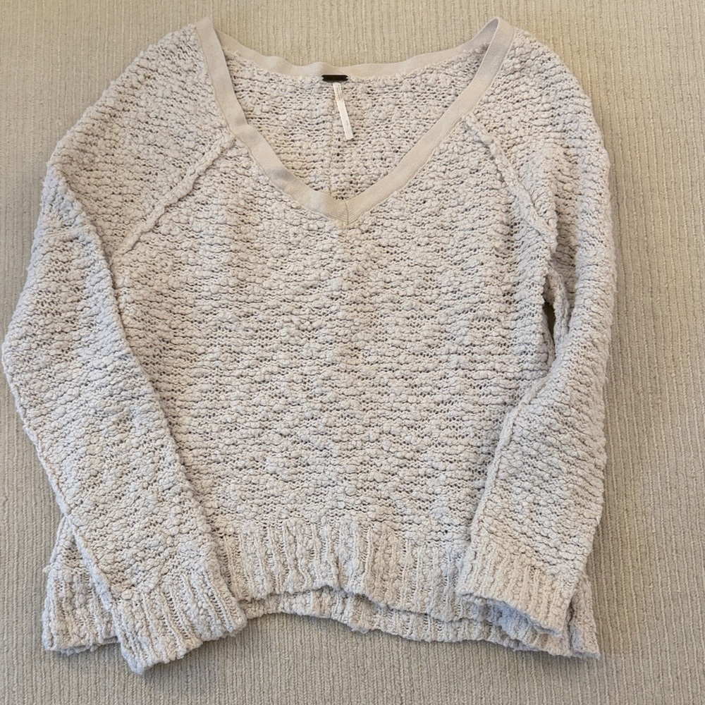 Free People Chunky Knit V-Neck Sweater – Cream